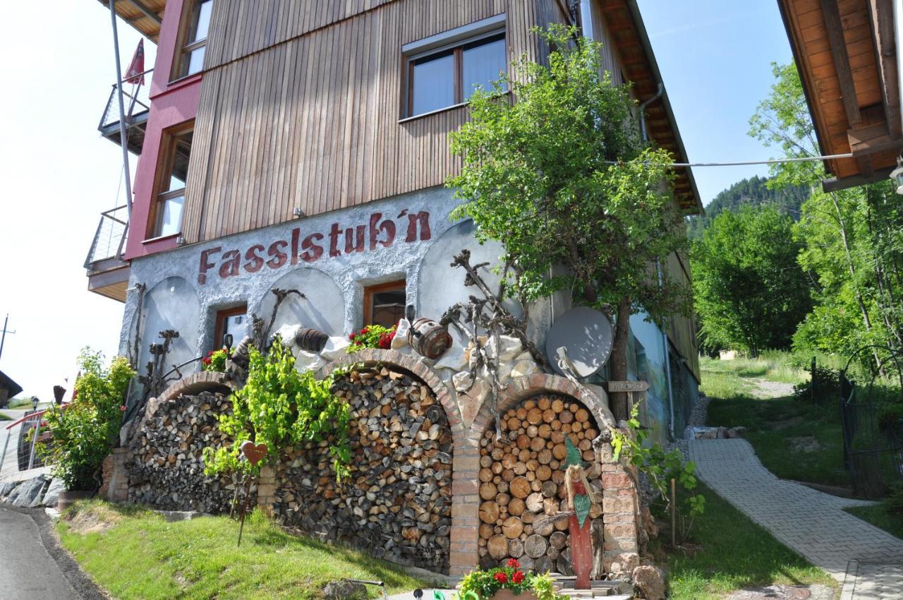 Erdhaeuser Und Apartments Mit Seeblick Und Alleinlage Weissensee Bagian luar foto