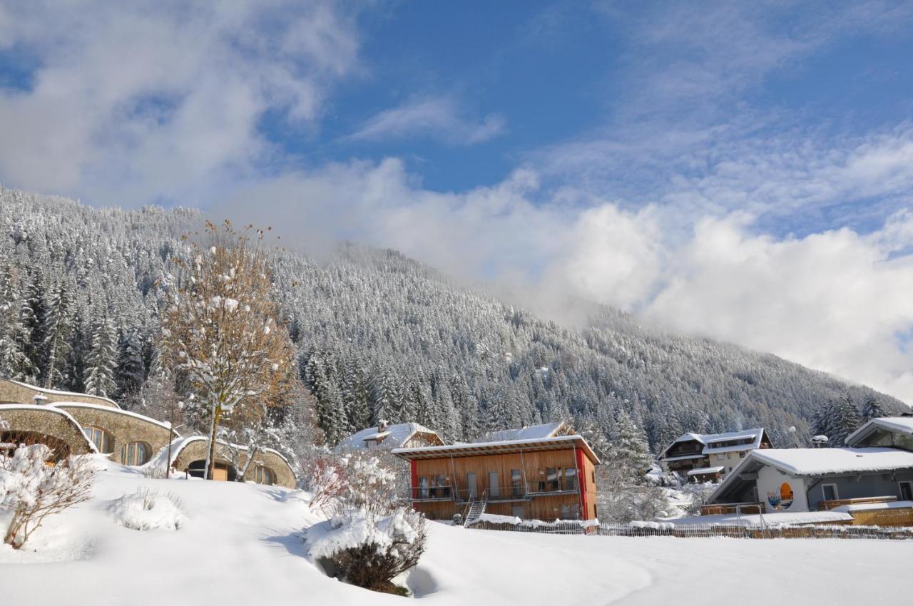 Erdhaeuser Und Apartments Mit Seeblick Und Alleinlage Weissensee Bagian luar foto